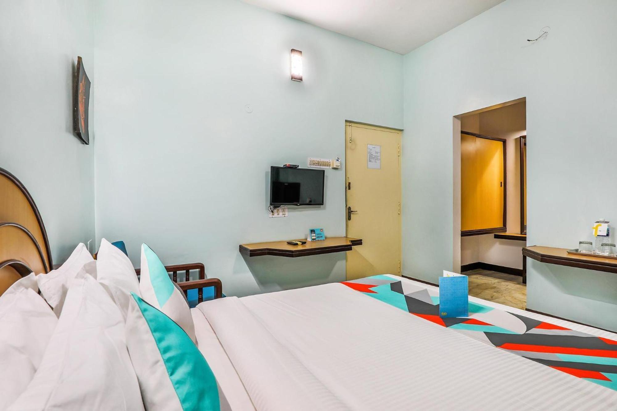 Fabexpress Santhi Inn - 500 Meters From Promenade Beach Puduččéri Exteriér fotografie