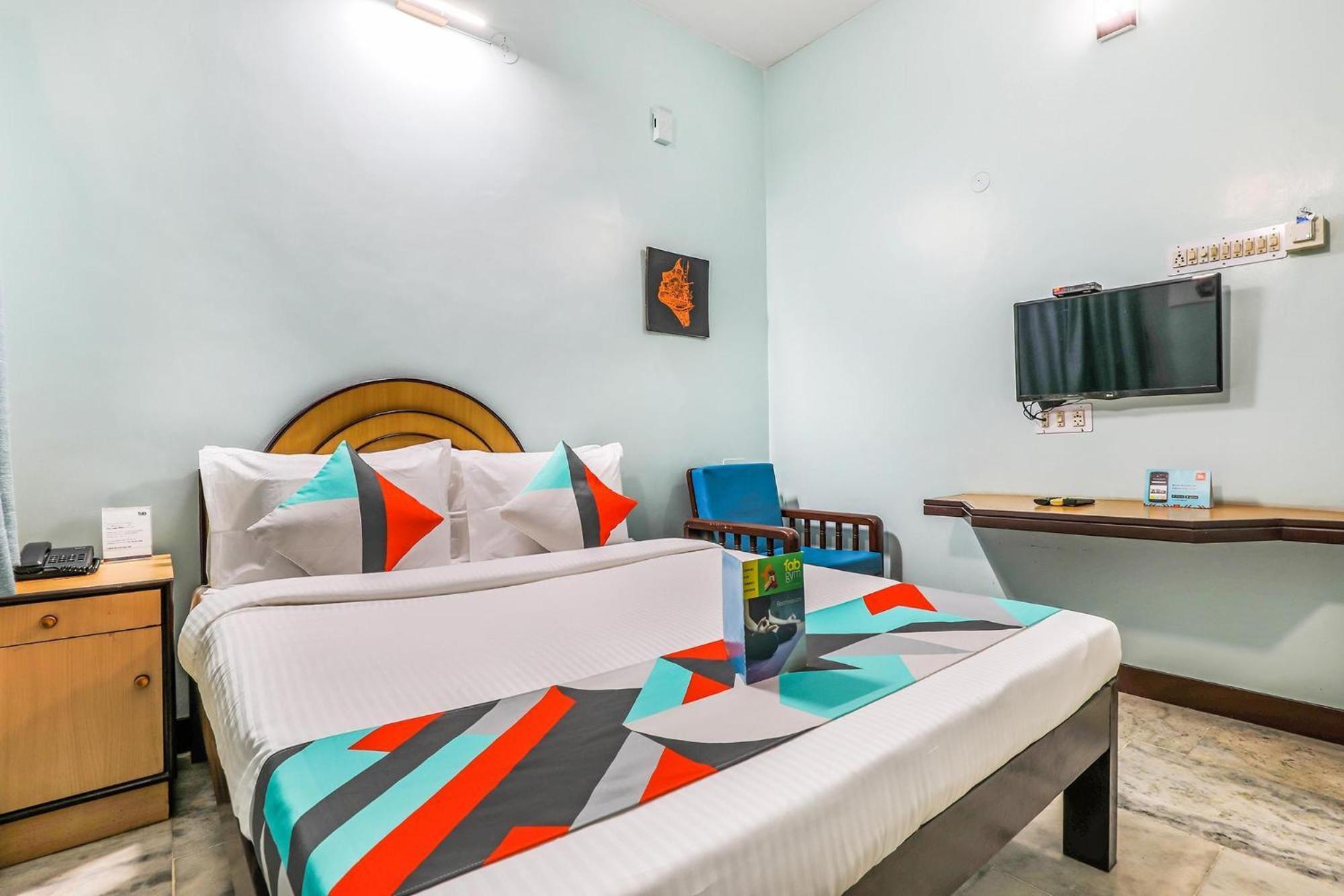 Fabexpress Santhi Inn - 500 Meters From Promenade Beach Puduččéri Exteriér fotografie